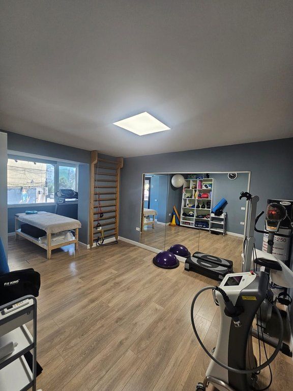 PHYSIOTHERAPY BUSINESS FOR SALE – READY TO WORK! 📍 Intersection of Kosovarëve Street with Paris Commune, Tirana 10,000 €