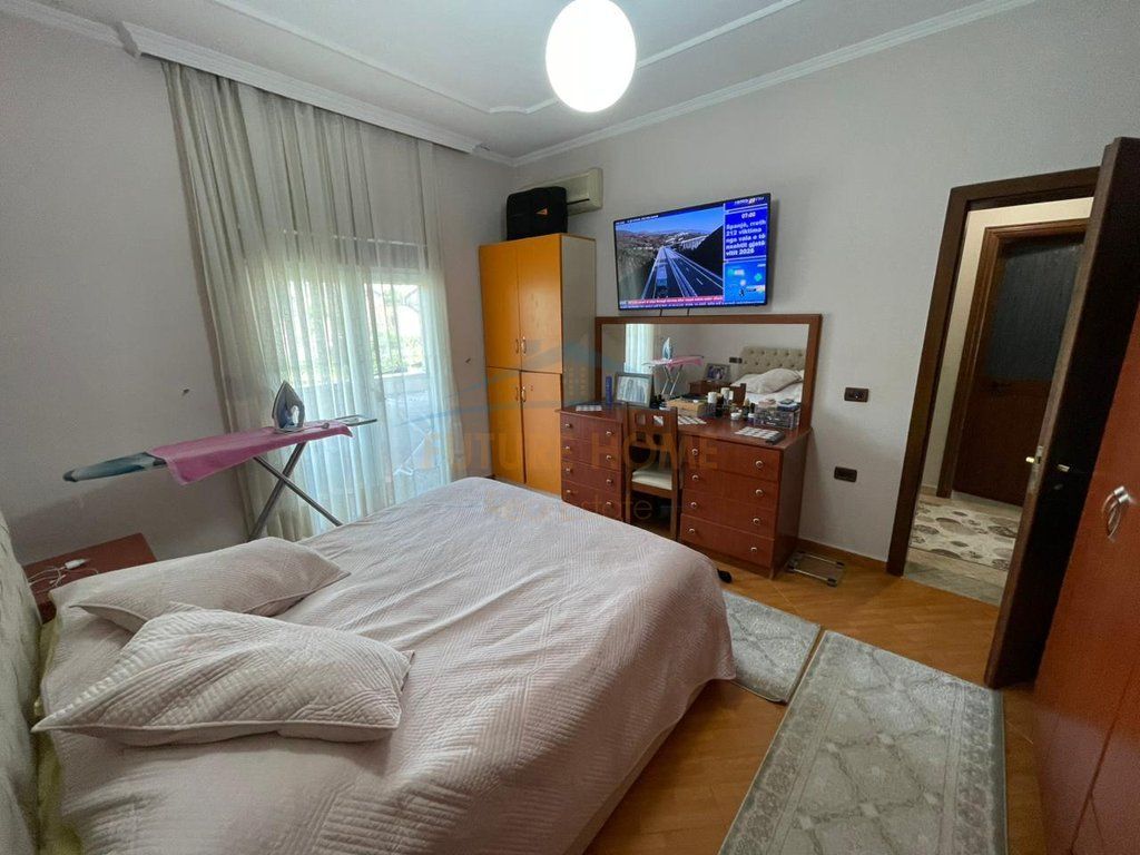 Rent, Apartment 2+1+Parking Space, Siri Kodra Street, Tirana.