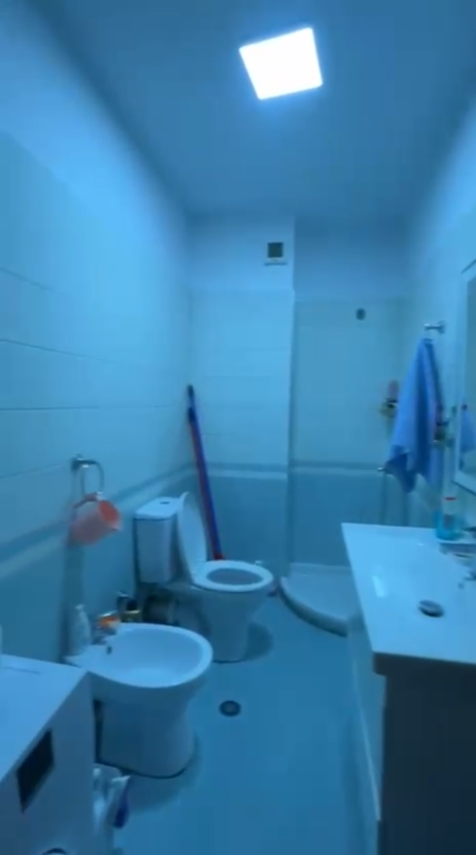 Shitet Apartament 2+1+2+ Verande Liqeni i Thate !