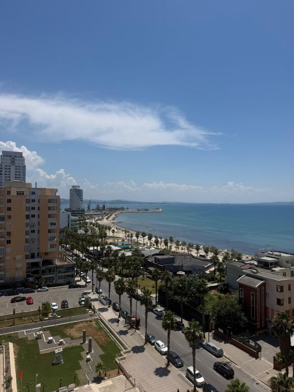 Shitet Super Apartament ne Vollga