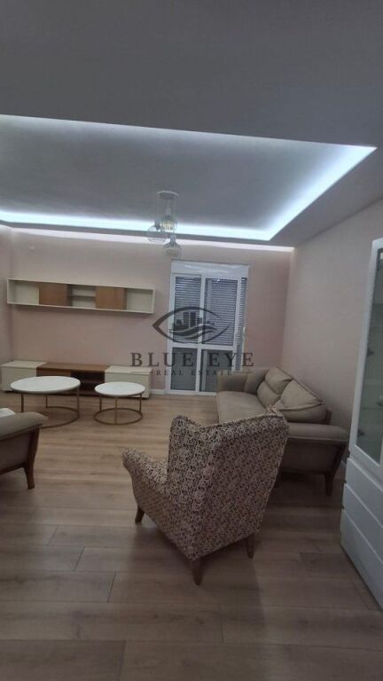 Apartament 2+1+2 me qera -Tek Spitali Durrës!