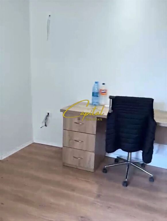 BUSINESS PREMISES FOR RENT 135 M2 NEW MARKET 1,200 EURO
