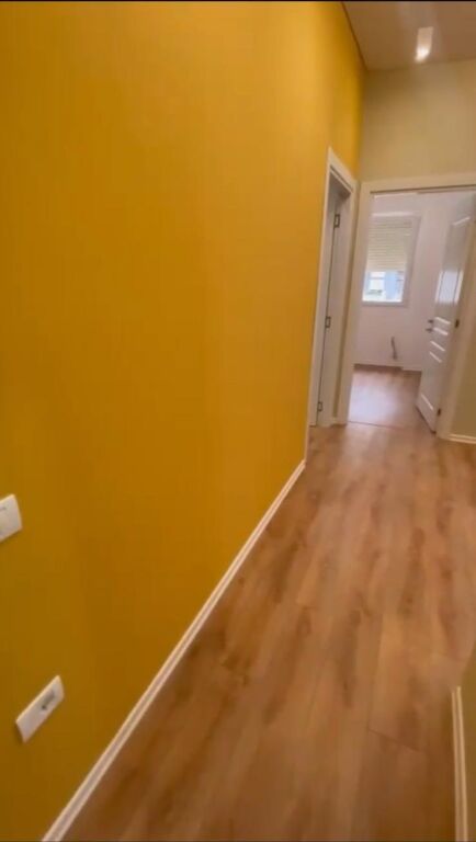 Me Qira Apartament 2+1 +2 📍Përballë American 3, Golden Park. I mobiluar. 60.000 lekë