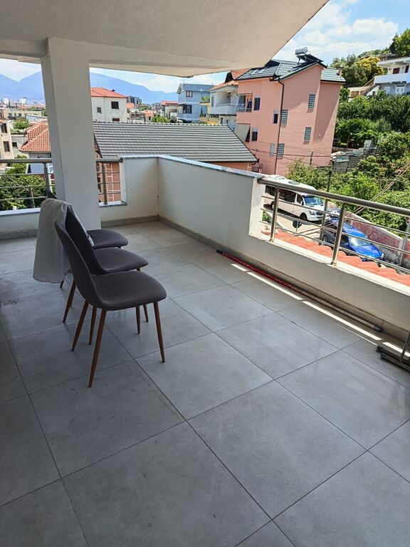 Affitto | Apartament 2 + 1 | Yzberisht | 400 €/mese
