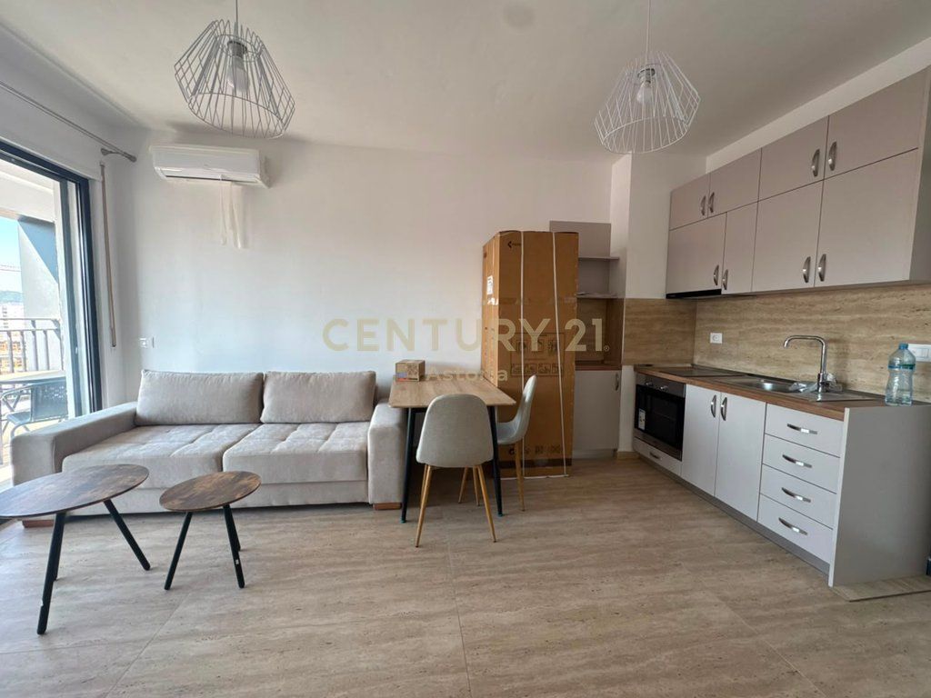 Apartment 1+1 for rent at Bulevardi i Ri 450 € /Month