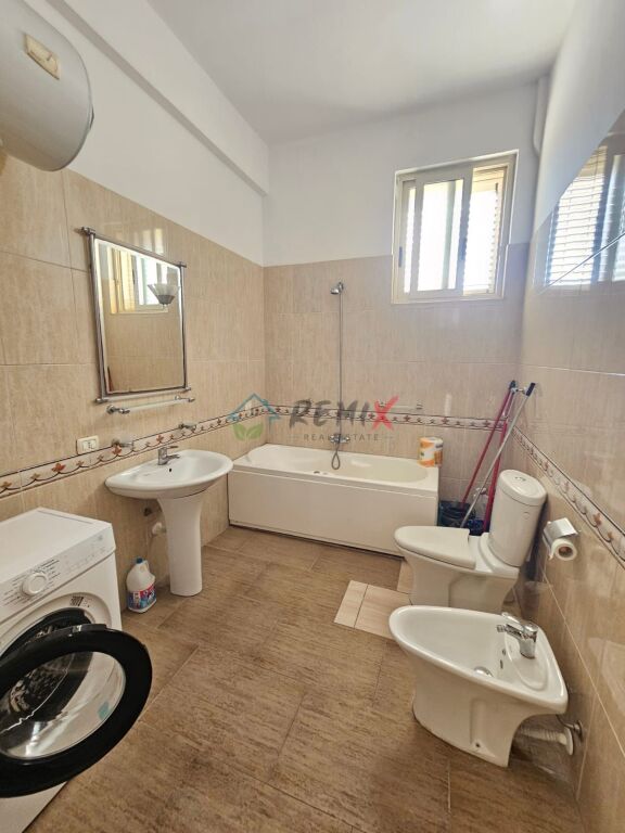 🏡 **JEPET ME QIRA APARTAMENT 2+1+2 – ISH FABRIKA E BUKËS, DURRËS**