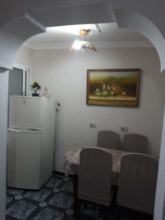 Affitto | Apartament 2 + 1 | Shkolla Bashkuar | 400 €/mese