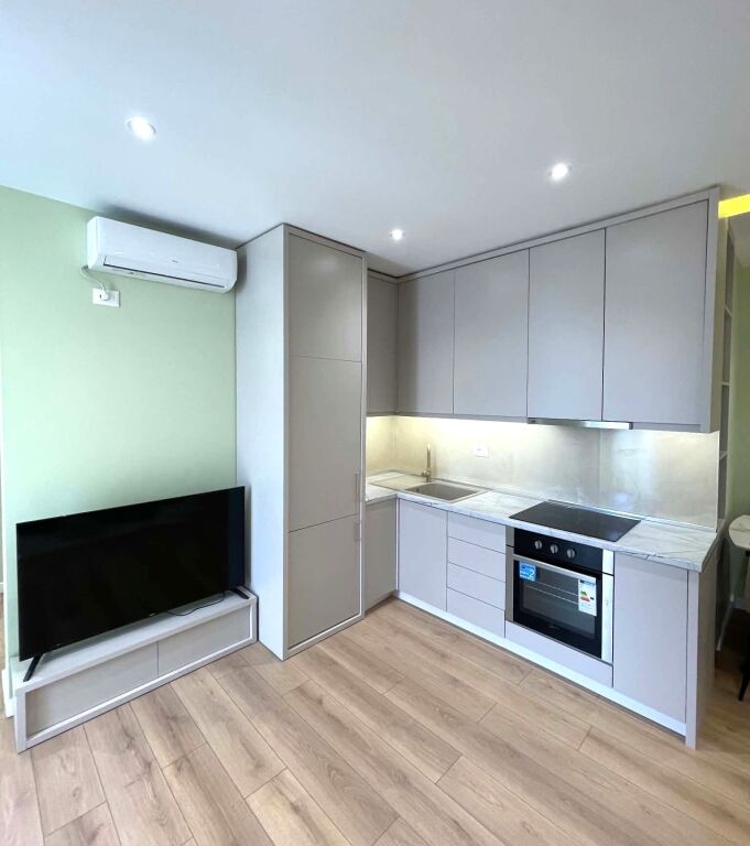 shitet apartament 2+1, ne rrugen myslym shyri