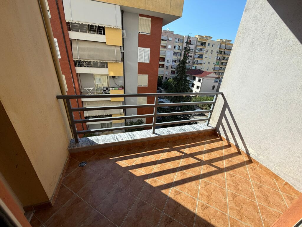 🏡 Jepet me qera apartament 2+1+2