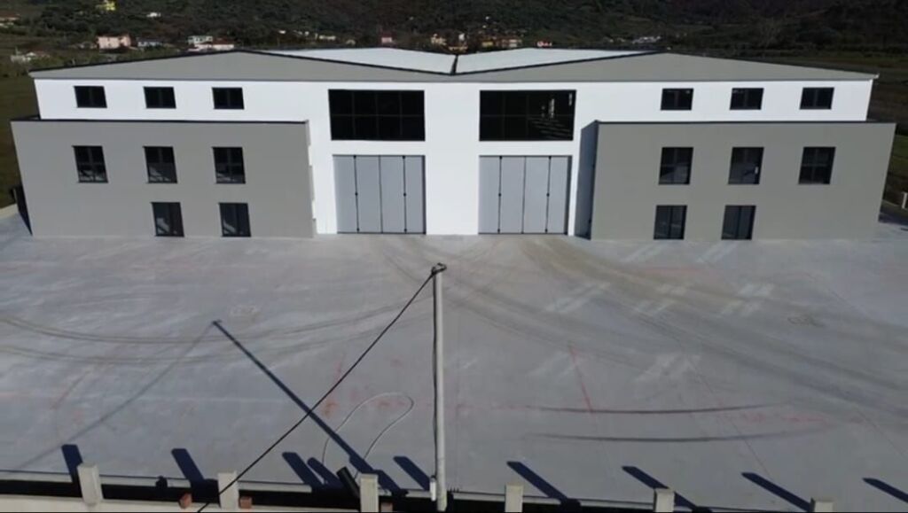 WAREHOUSE FOR VARIOUS BUSINESSES FOR SALE/OR FOR RENT
