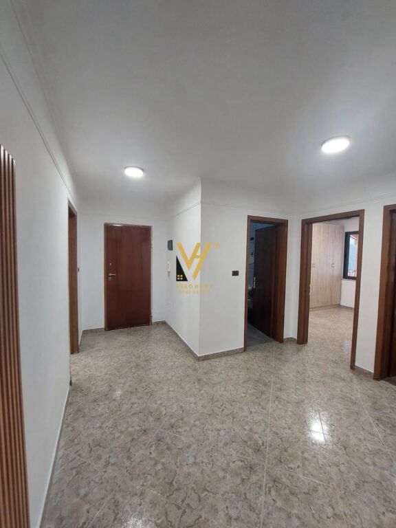 APPARTAMENTO 3+2+2+2BLK IN AFFITTO AL PALAZZO CON FRECCIA 50.000 LEKE