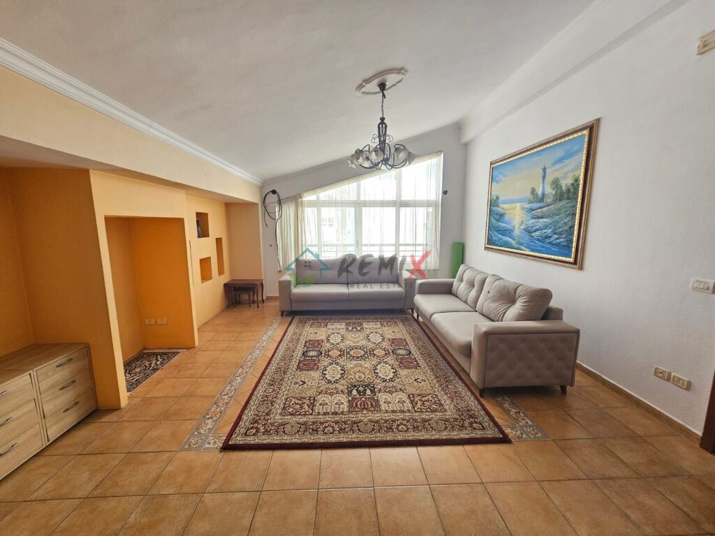 🏡 **JEPET ME QIRA APARTAMENT 2+1+2 – ISH FABRIKA E BUKËS, DURRËS**