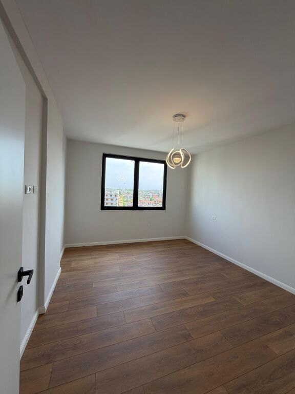 Shitet Apartament 2+1 ne Plazh