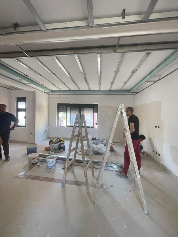 Shitet Apartament 3+1+2 në Selitë – Përballë Rezidencës 3D