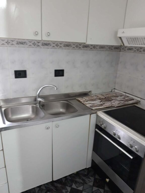 Affitto | Apartament 2 + 1 | Shkolla Bashkuar | 400 €/mese