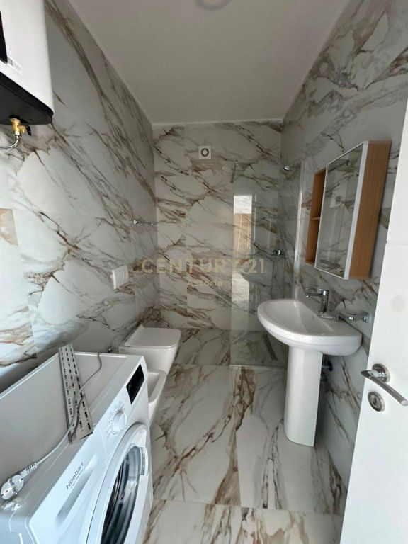 Apartment 1+1 for rent at Bulevardi i Ri 450 € /Month
