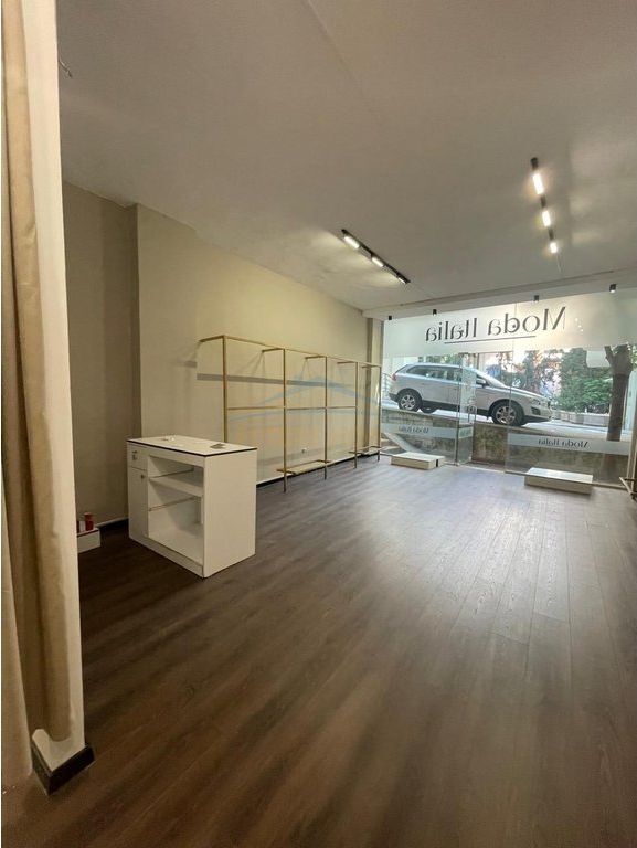 Qera, Ambient Biznesi, Liqeni i Thate