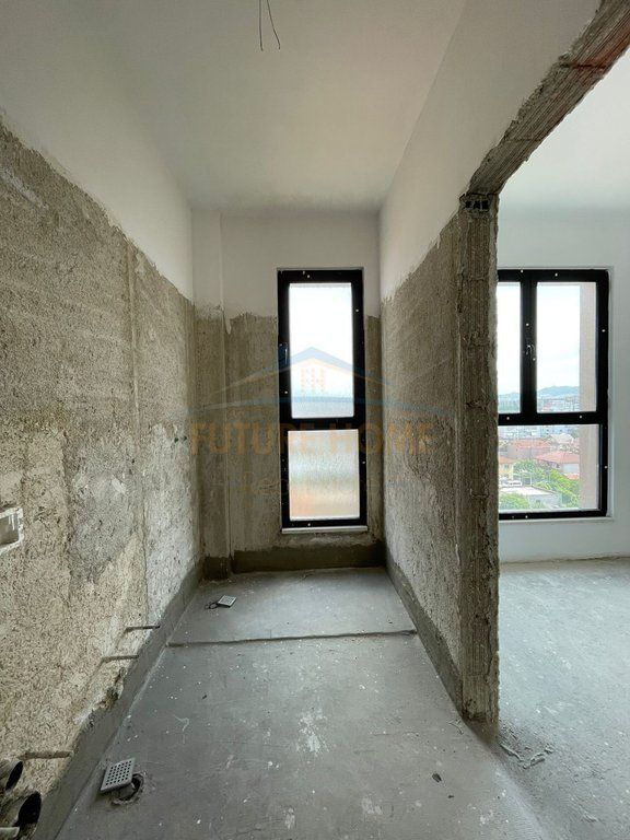 Shitet Apartament 3+1+2+Post Parkimi, Tirana Entry I