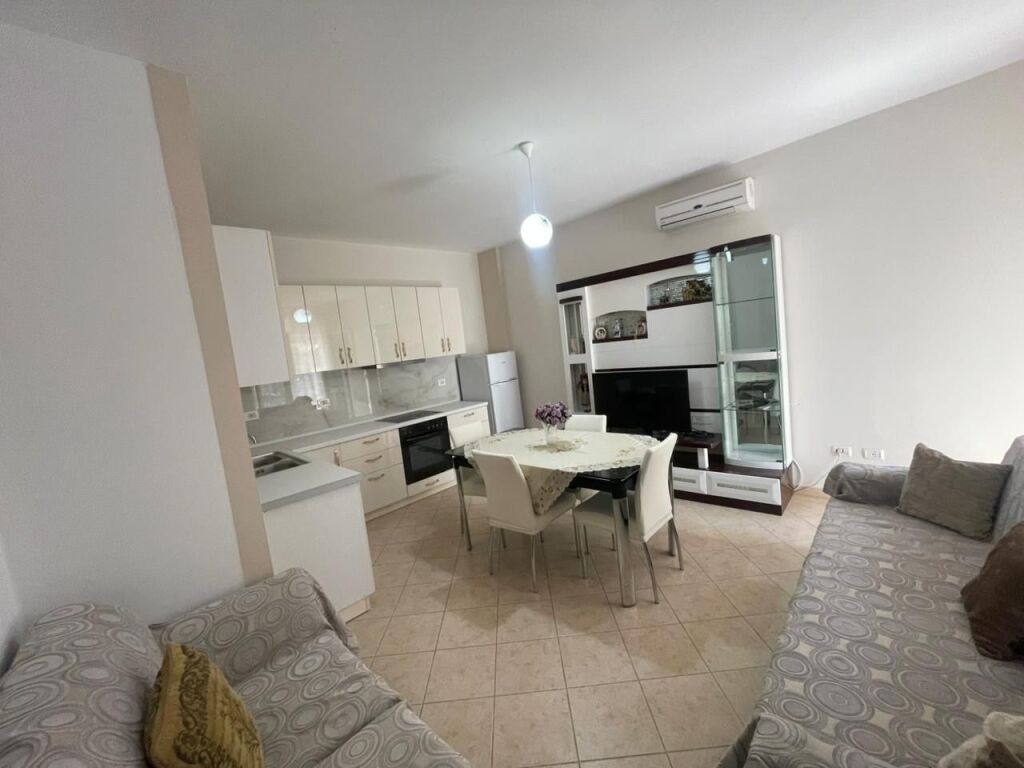 Apartament 1+1 per qera ne Astir !