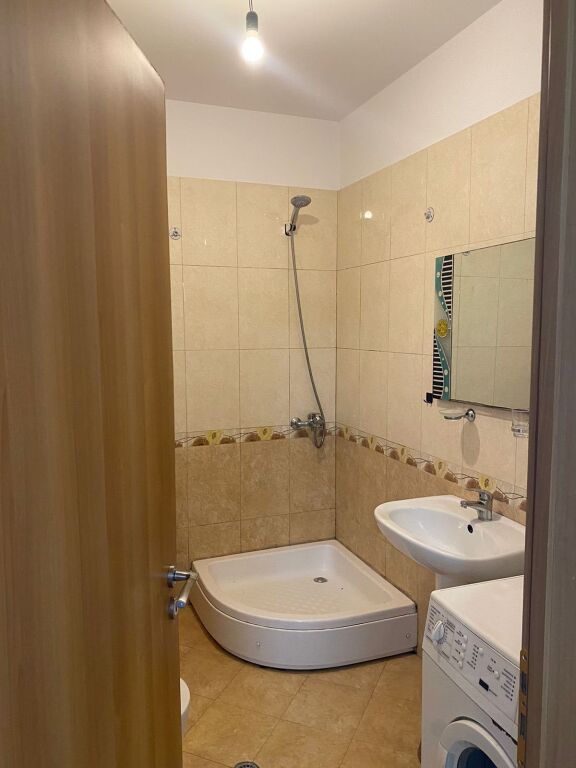 🏡 Jepet me Qera Apartament 1+1 – Xhamllik, Rr. Xhanfize Keko