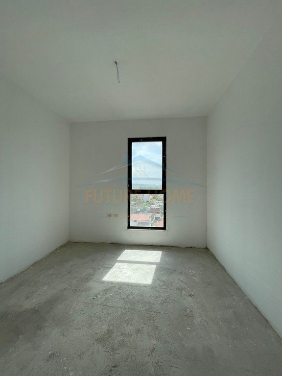 Shitet Apartament 3+1+2+Post Parkimi, Tirana Entry I