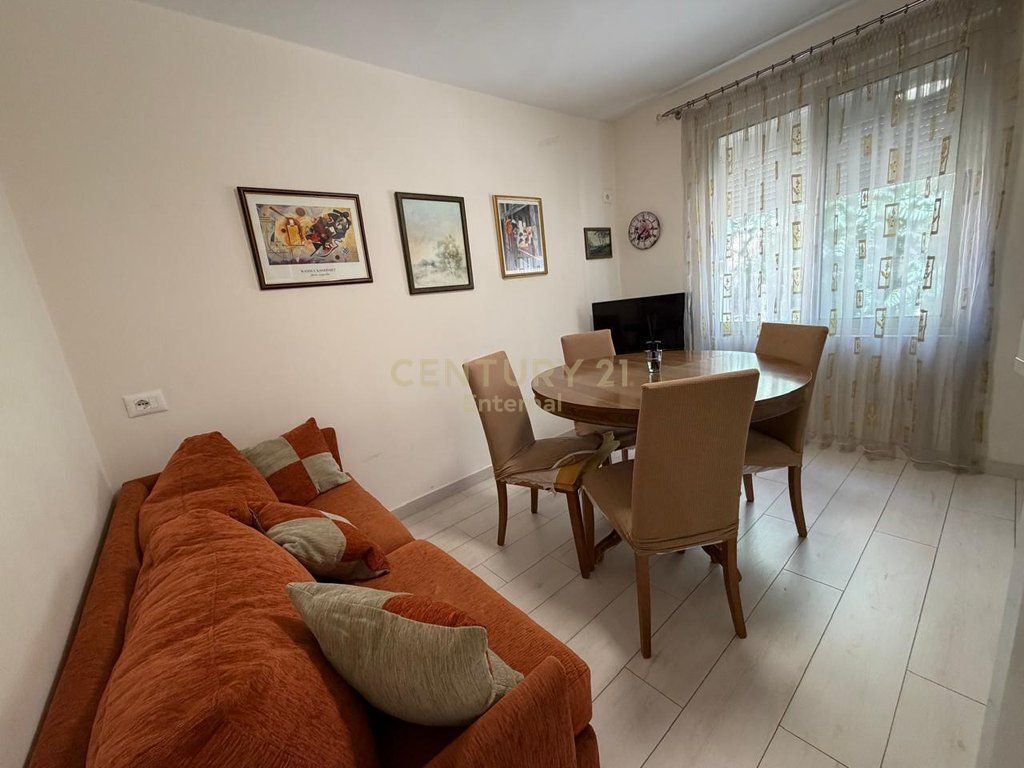 Apartament 2+1 me Qira – Rruga e Durrësit 800 € /Muaj