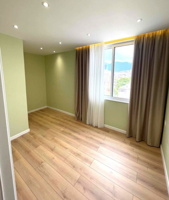shitet apartament 2+1, ne rrugen myslym shyri