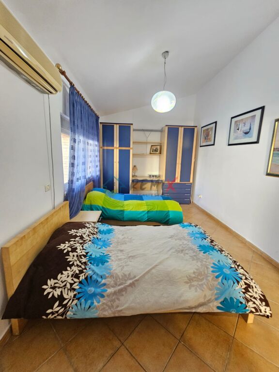 🏡 **JEPET ME QIRA APARTAMENT 2+1+2 – ISH FABRIKA E BUKËS, DURRËS**