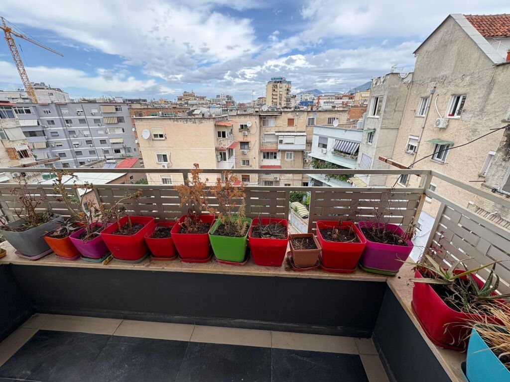 Apartament 2+1 me qera tek Shkolla e Baletit