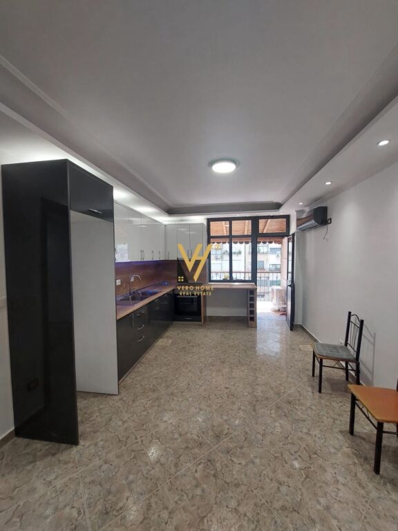 APPARTAMENTO 3+2+2+2BLK IN AFFITTO AL PALAZZO CON FRECCIA 50.000 LEKE