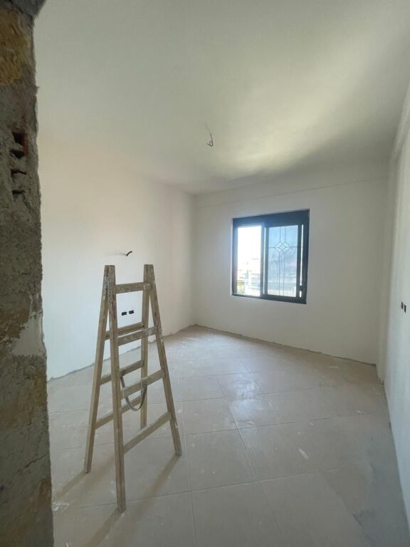 Shitet Apartament 3+1+2 në Selitë – Përballë Rezidencës 3D