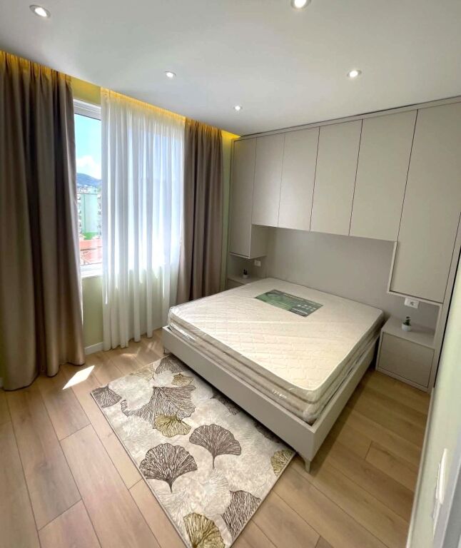 shitet apartament 2+1, ne rrugen myslym shyri