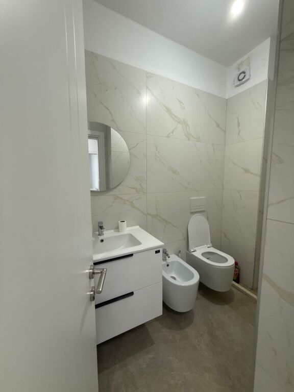 Jepet me qera apartament 2+1 – Rruga Siri Kodra