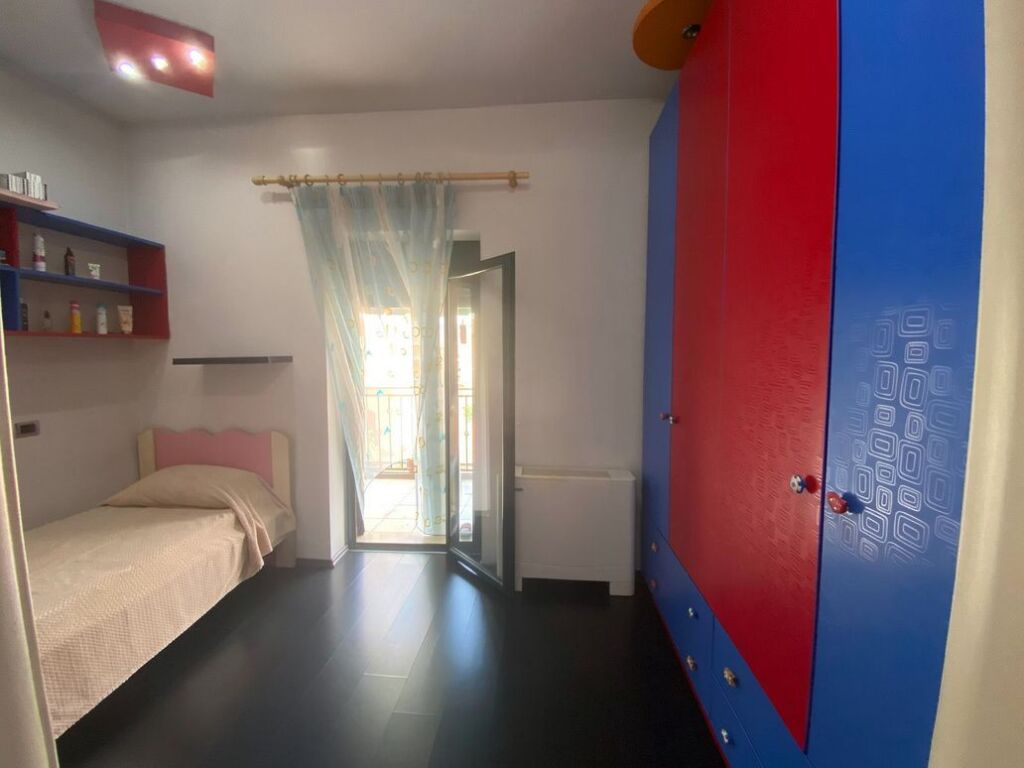 Shitet apartament 2+1 tek Rruga e Durresit (ID 4129493)