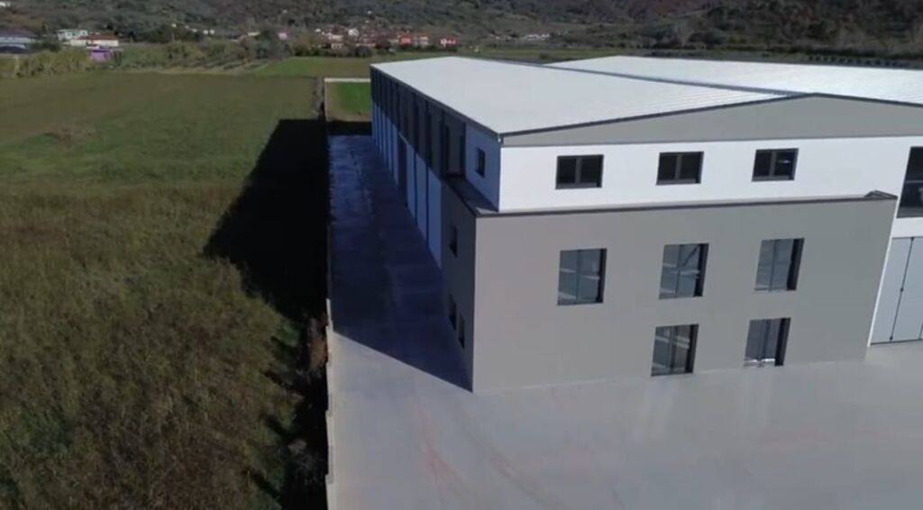 WAREHOUSE FOR VARIOUS BUSINESSES FOR SALE/OR FOR RENT