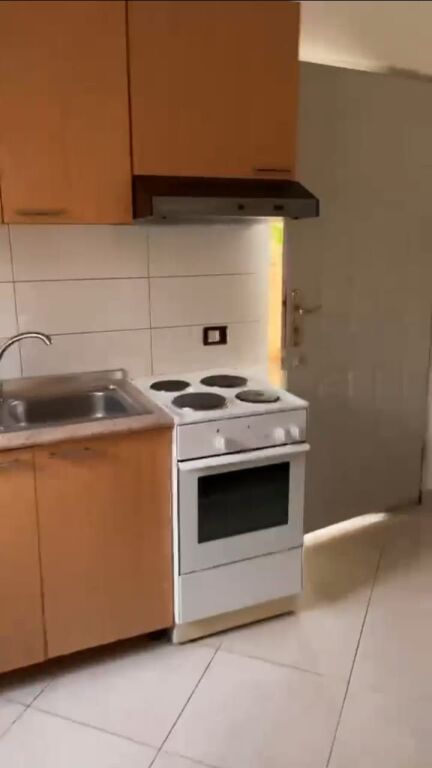 Qera | Shtëpi private 1 + 1 | Rruga Fuat Toptani | 250 €/muaj