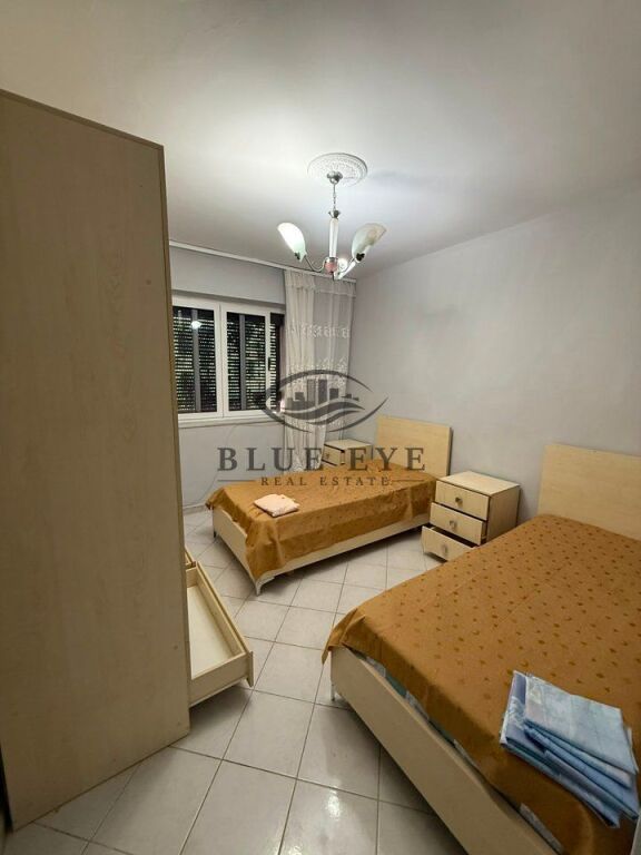 Apartament 2+1 per Shitje në tek Muzeumi, Durrës !