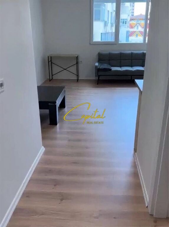 BUSINESS PREMISES FOR RENT 135 M2 NEW MARKET 1,200 EURO