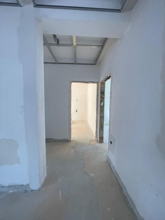 Shitet Apartament 3+1+2 në Selitë – Përballë Rezidencës 3D
