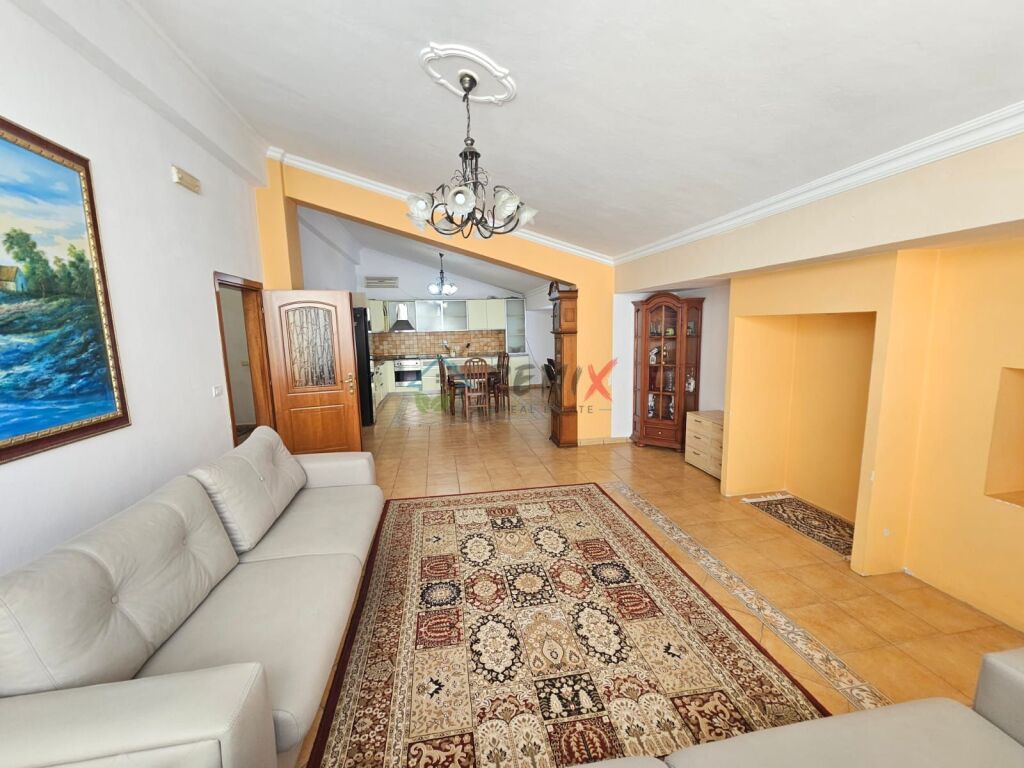 🏡 **JEPET ME QIRA APARTAMENT 2+1+2 – ISH FABRIKA E BUKËS, DURRËS**