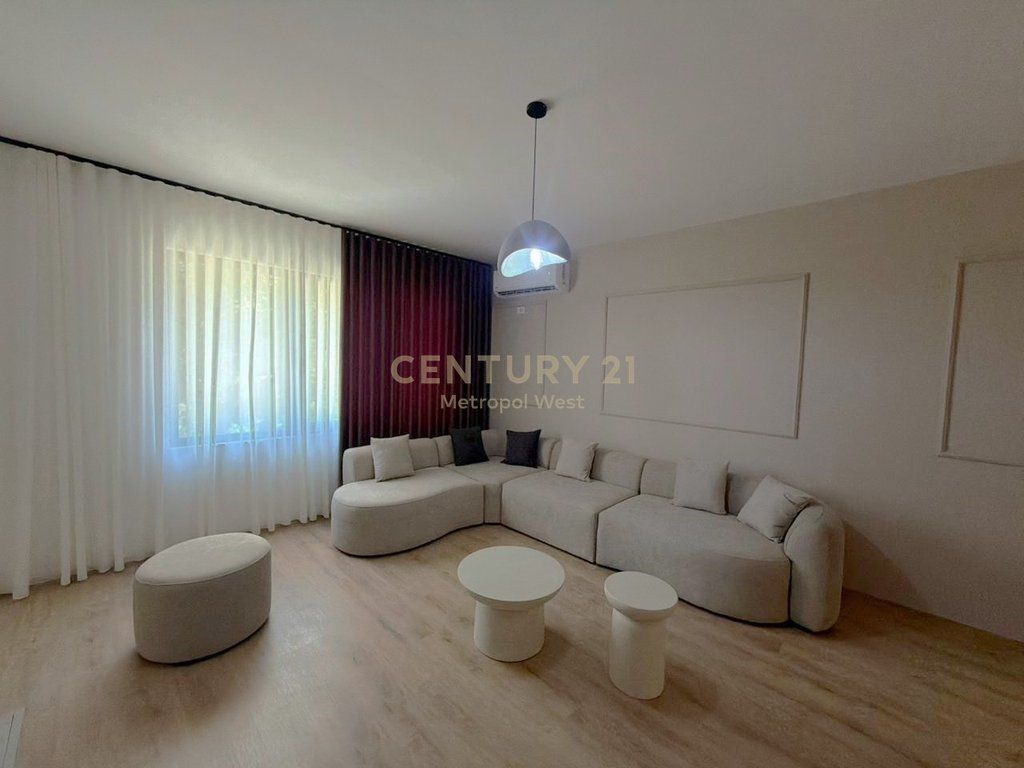 Apartament 2+1+2+Post Parkimi me qira tek Rruga e Elbasanit