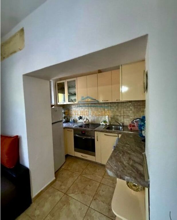 Shitet Apartament 3+1 | Ali Demi, Tiranë