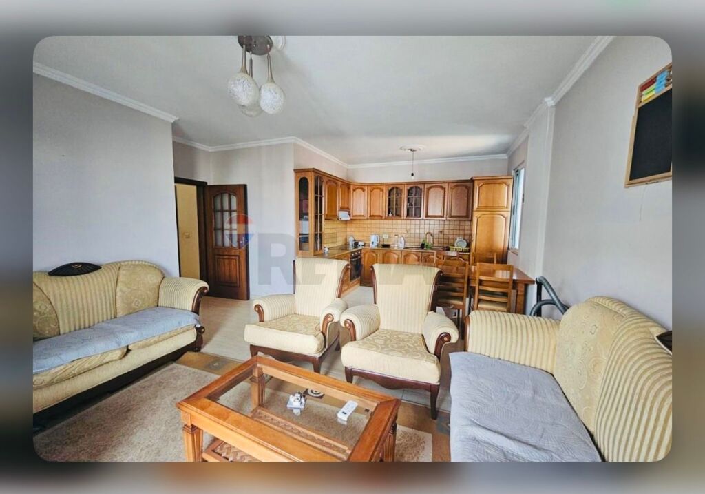 🏡 Apartament 2+1 me Qira – Rruga e Elbasanit