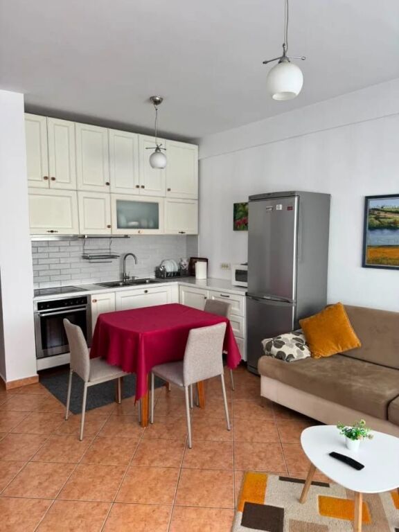 Jepet Me Qera Apartament 1+1+1 Ballkon