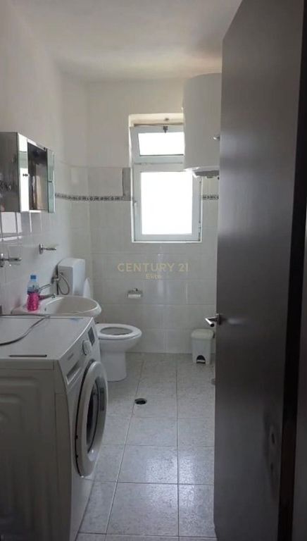 €350 /Month - Apartment for rent in Xhamllik!