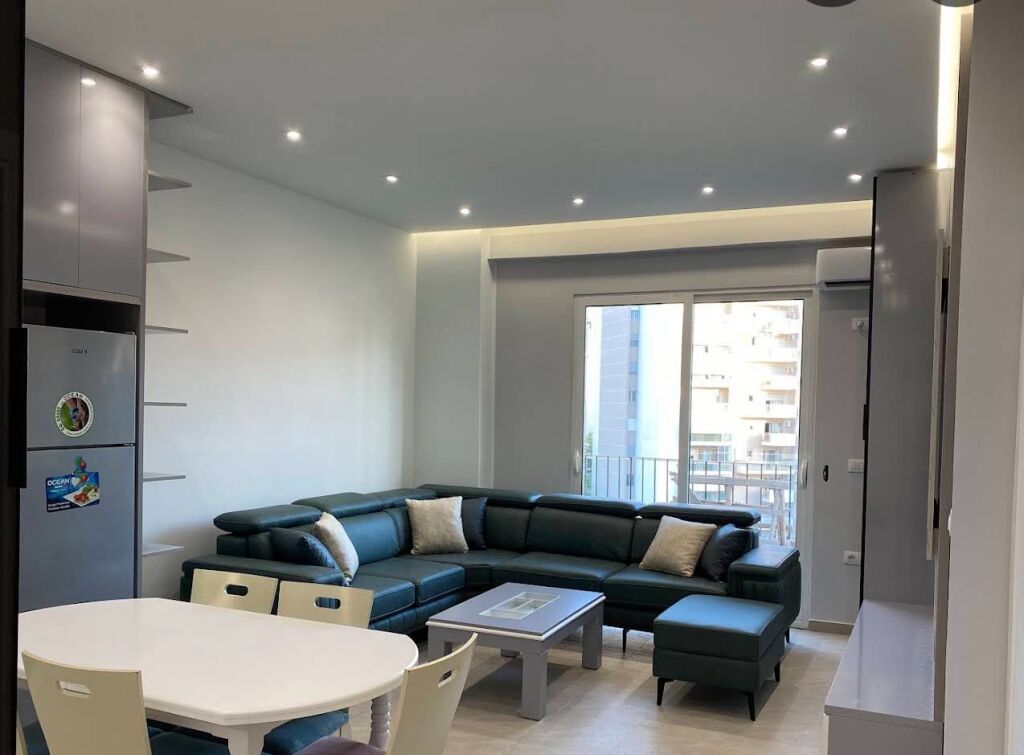 Appartamento in affitto a lungo termine Vlora, Centro città  +1y