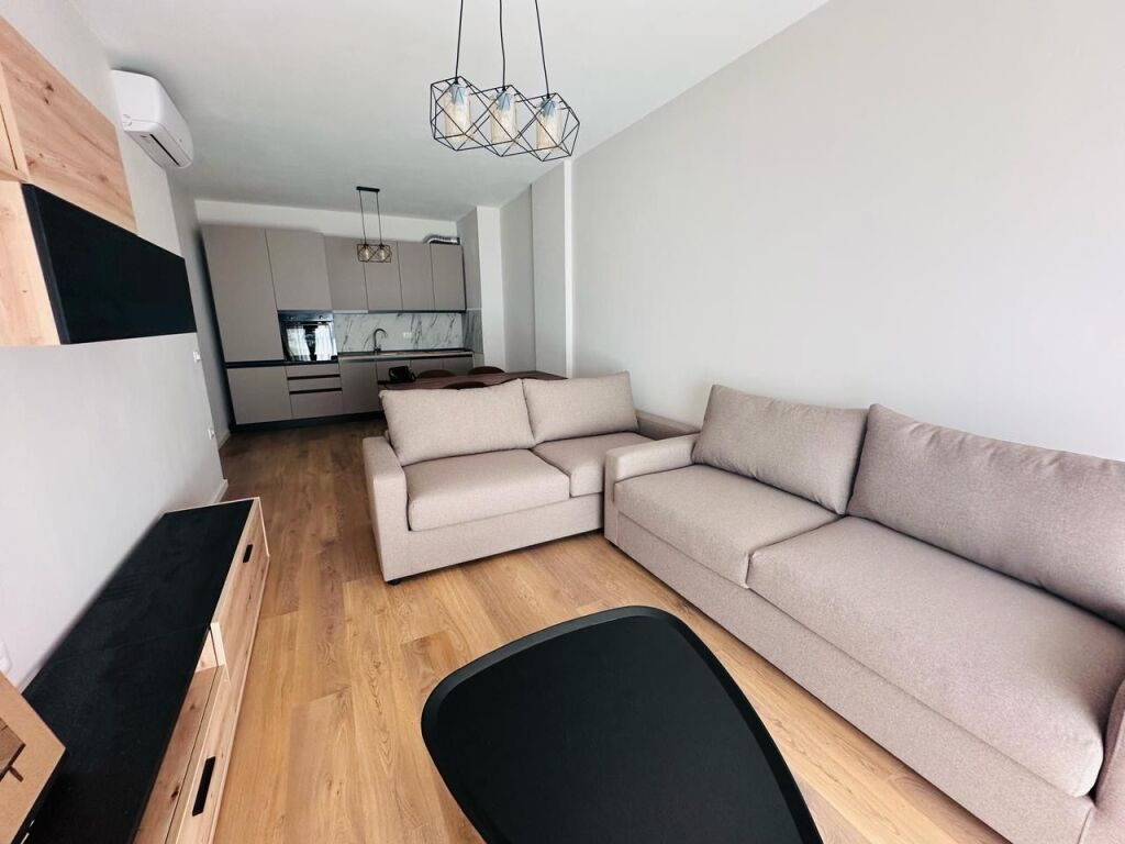 Affittasi Appartamento 2+1+1 Posto Auto + 1 Balcone