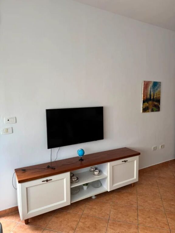 Jepet Me Qera Apartament 1+1+1 Ballkon