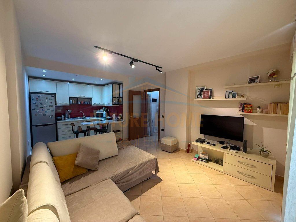 Shitet, Apartament 1+1+ Post Parkimi, Unaza e Re, Tirane