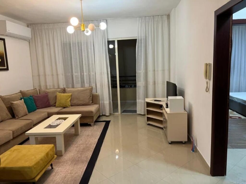 In Affitto Appartamento 1+1+1 Balcone